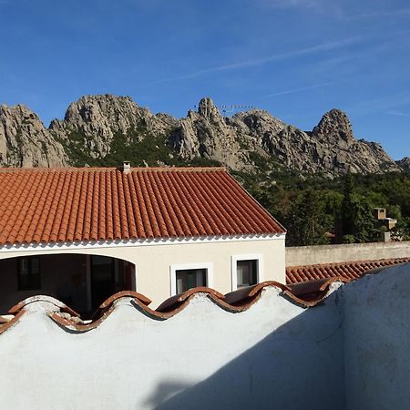 Appartamento White - San Pantaleo Esterno foto