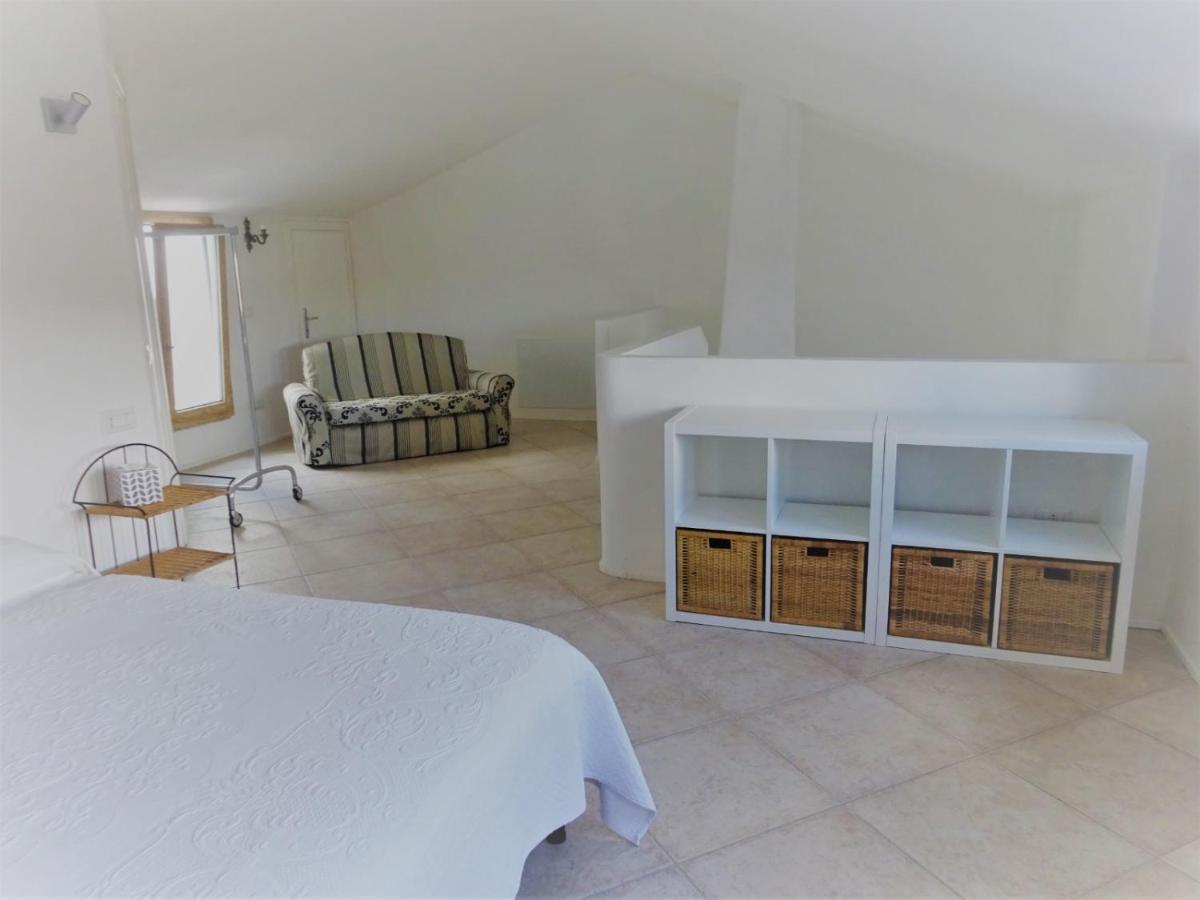 Appartamento White - San Pantaleo Esterno foto