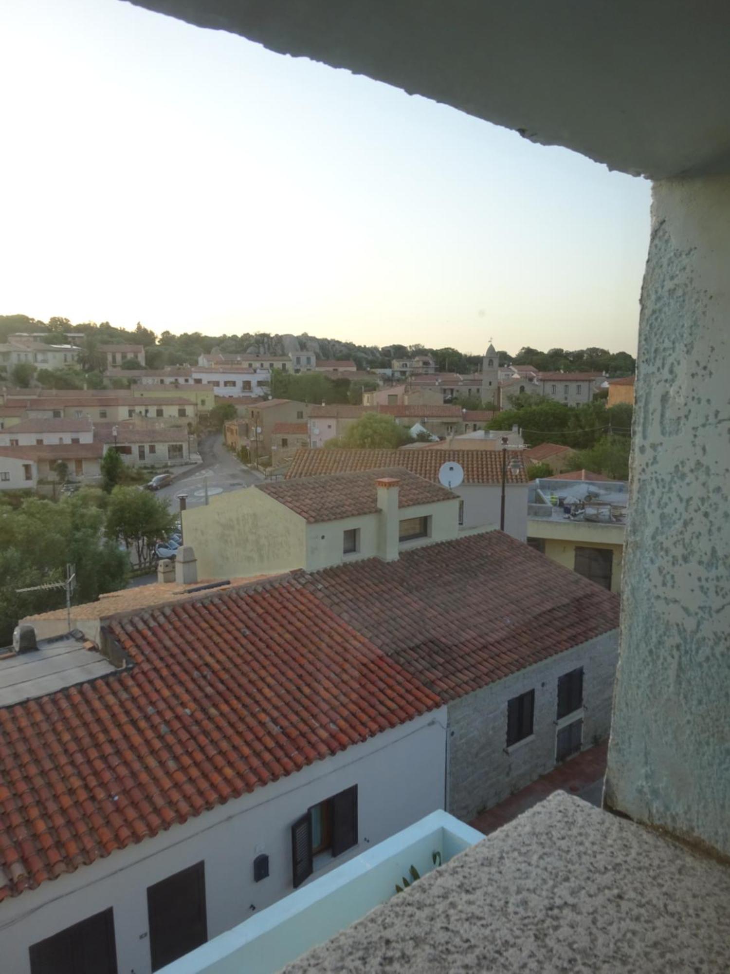 Appartamento White - San Pantaleo Esterno foto