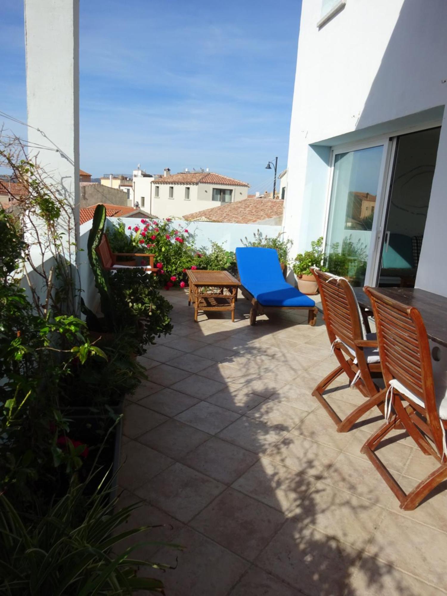 Appartamento White - San Pantaleo Esterno foto